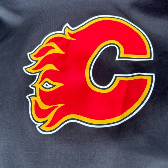 Calgary Flames Hoodie Medium Offcial Fanatics LIKE NEW - Picture 5 of 7
